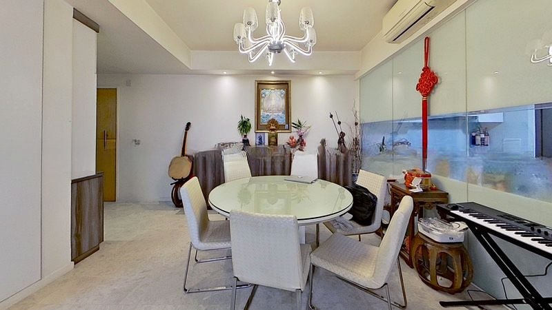 THE LAKEFRONT RESIDENCES 4