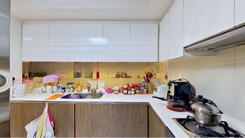 THE LAKEFRONT RESIDENCES 5