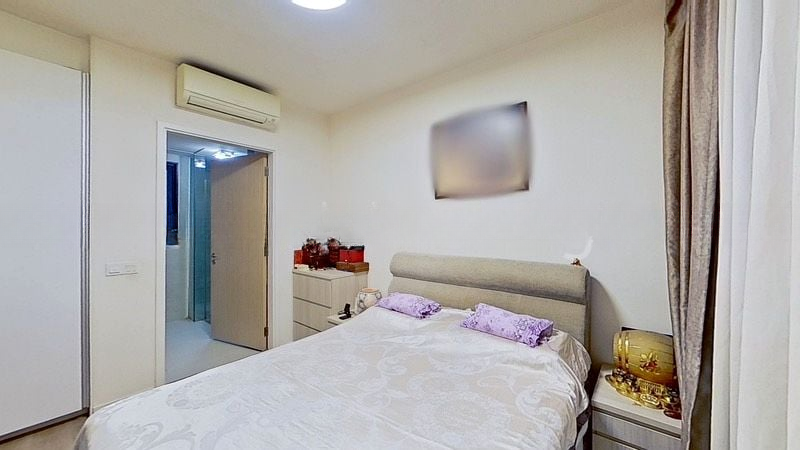 THE LAKEFRONT RESIDENCES 8