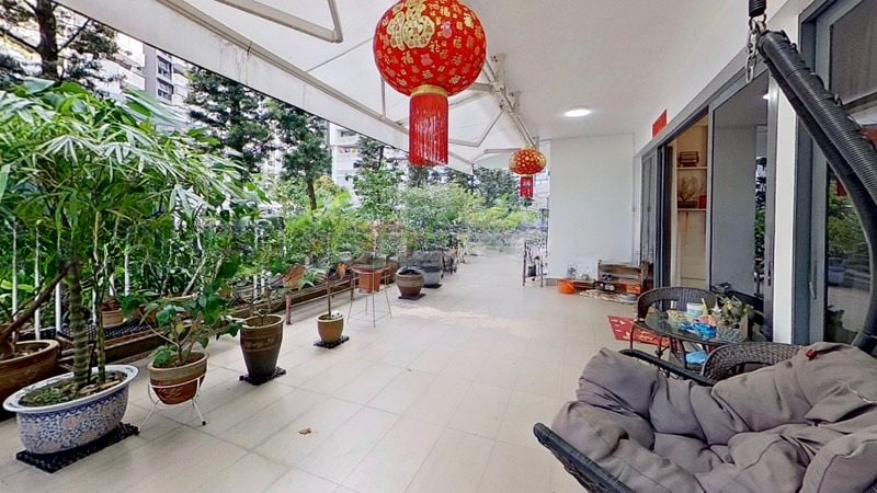 THE LAKEFRONT RESIDENCES 12