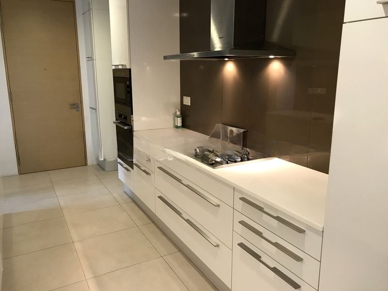 URBAN SUITES 8