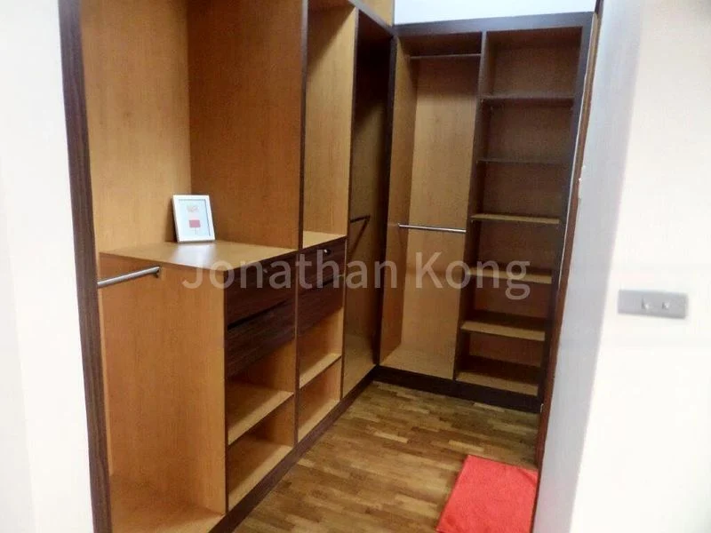 INTERNATIONAL PLAZA 2