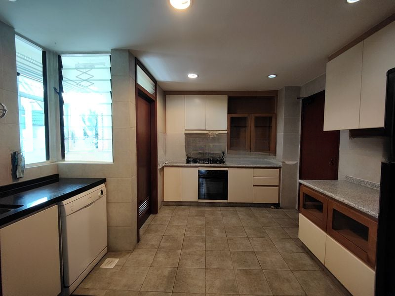 WOODGROVE CONDOMINIUM 6