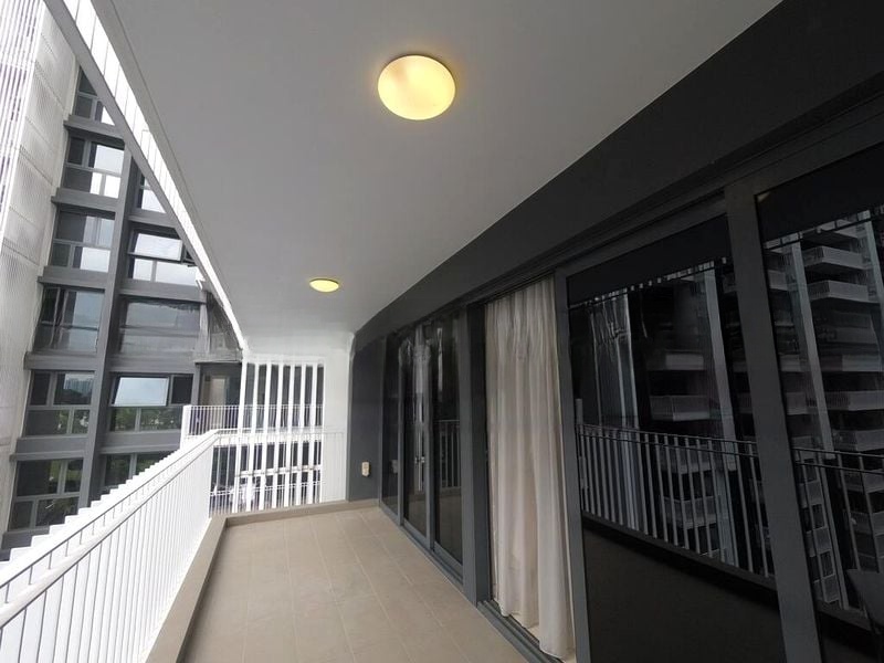 THE LAKEFRONT RESIDENCES 5