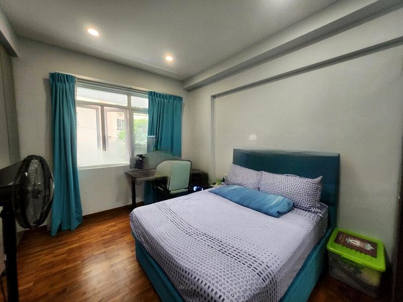 HOLT RESIDENCES 13