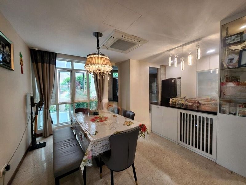 HOLT RESIDENCES 11