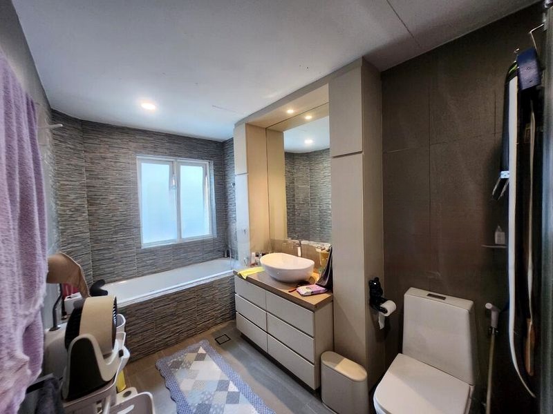 HOLT RESIDENCES 14