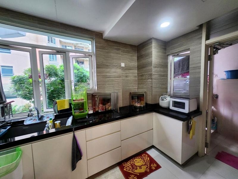 HOLT RESIDENCES 9