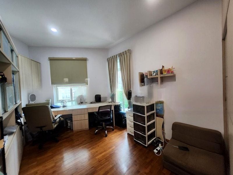 HOLT RESIDENCES 8