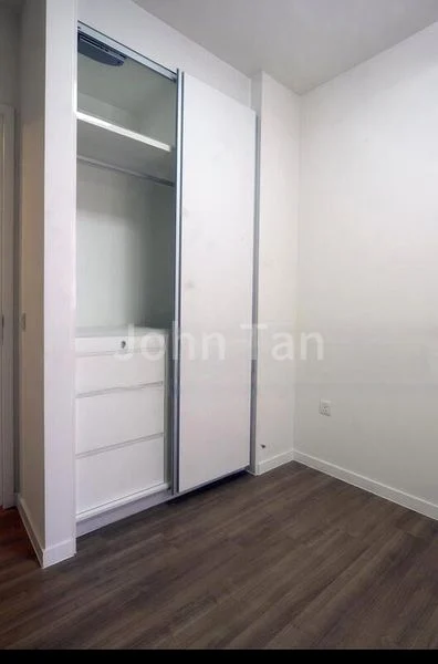 THE LAKEFRONT RESIDENCES 3