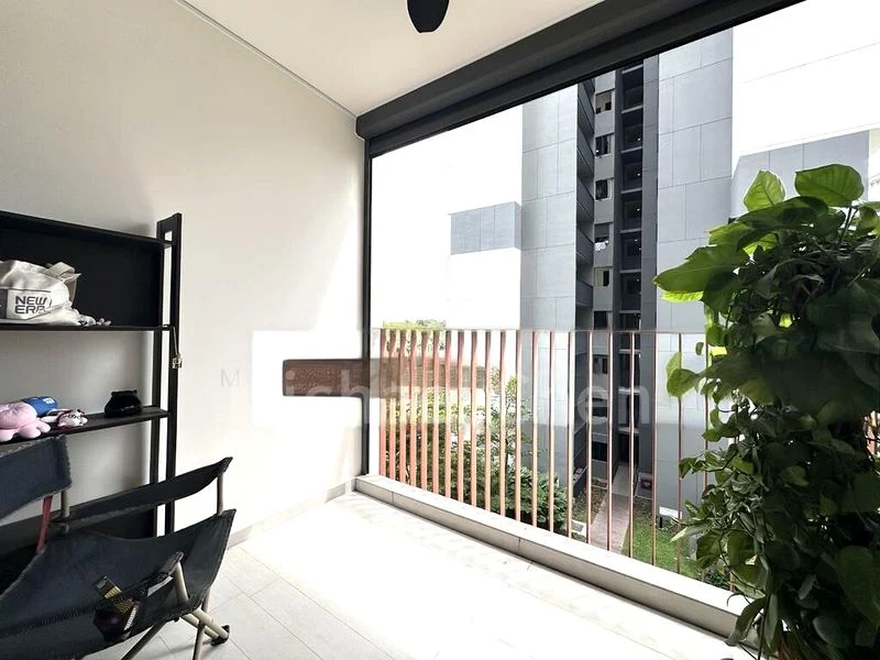 RIVERFRONT RESIDENCES 6