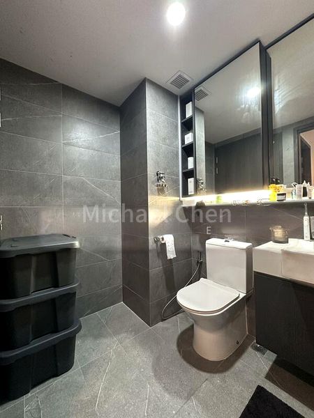 RIVERFRONT RESIDENCES 7