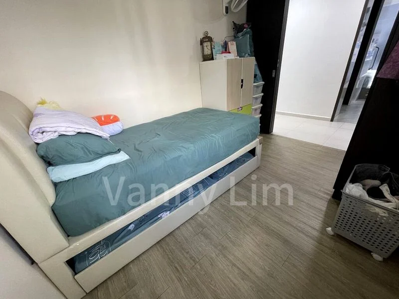 ESPARINA RESIDENCES 8