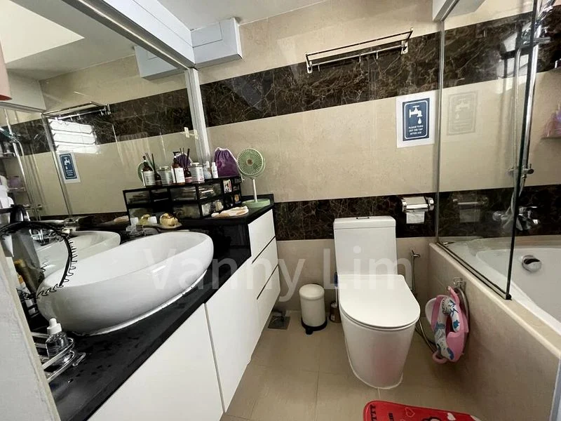 ESPARINA RESIDENCES 9