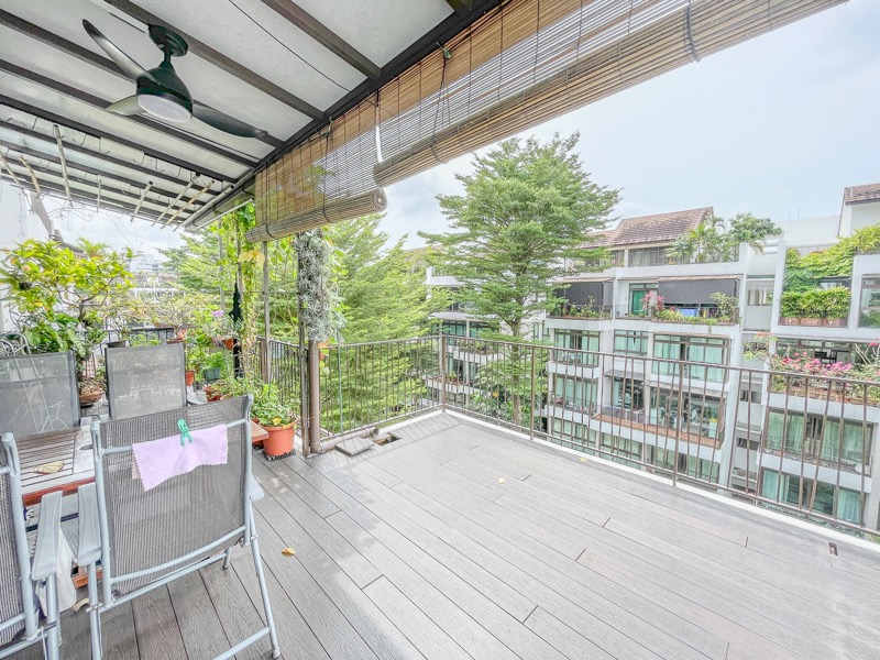 VARSITY PARK CONDOMINIUM 27