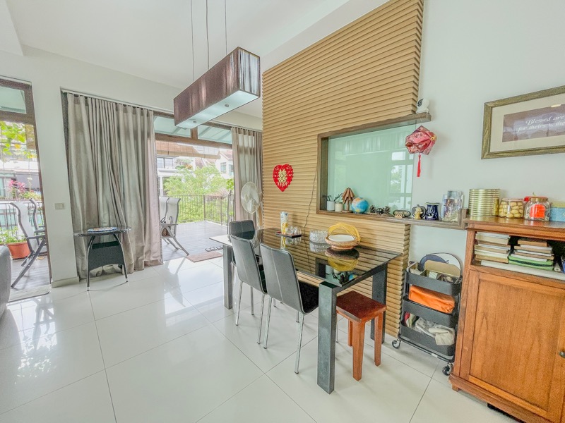 VARSITY PARK CONDOMINIUM 4