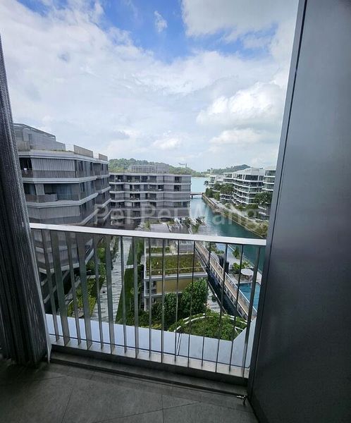 THE REEF AT KING'S DOCK 7