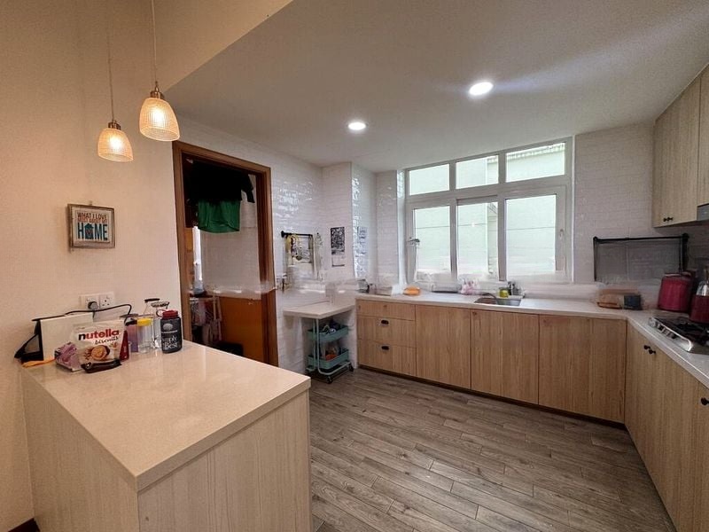 SUMMERHILL 8