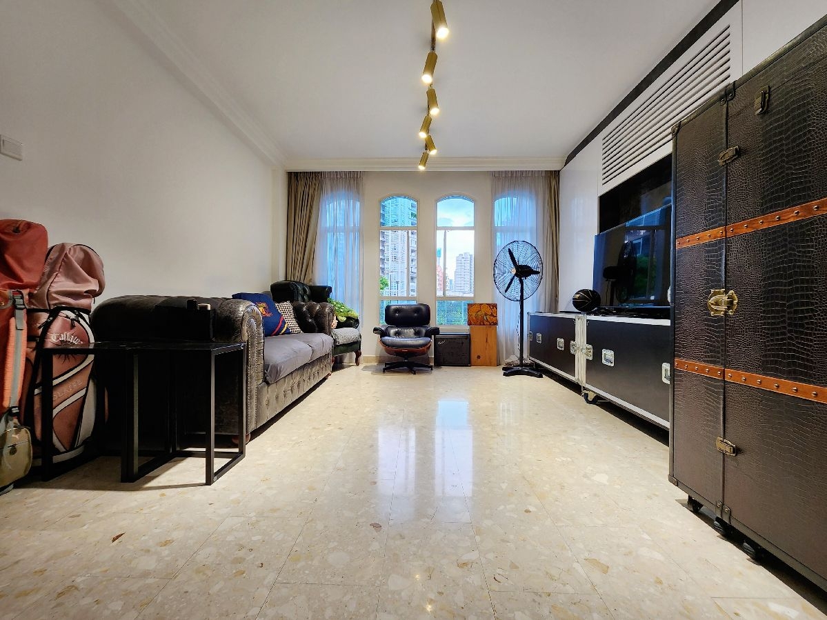 CHATEAU LE FAME 1