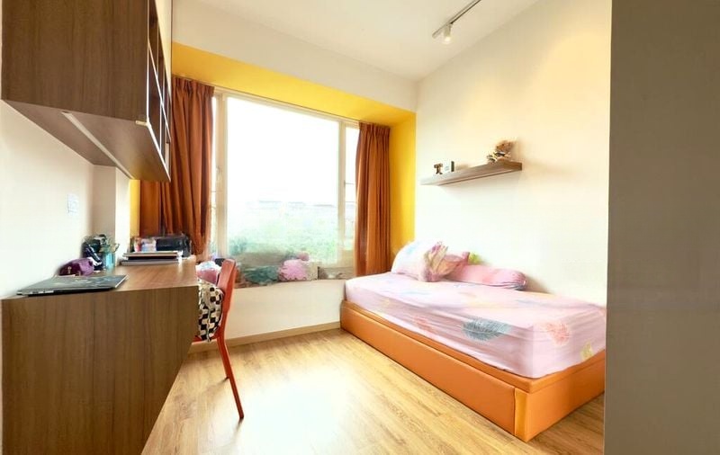 BLOSSOMS @ WOODLEIGH 6