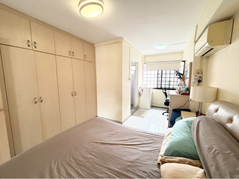 SERANGOON NTH AVE 4 4