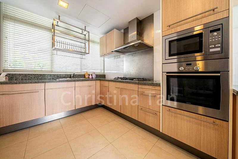 THE BOTANIC ON LLOYD 6