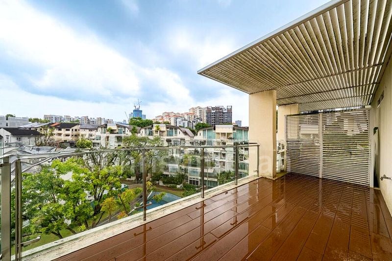 THE BOTANIC ON LLOYD 13