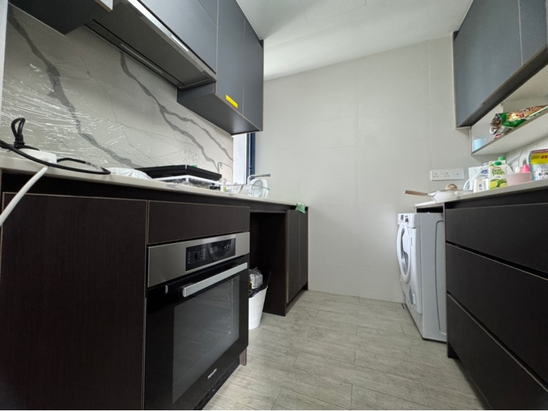 WILSHIRE RESIDENCES 16