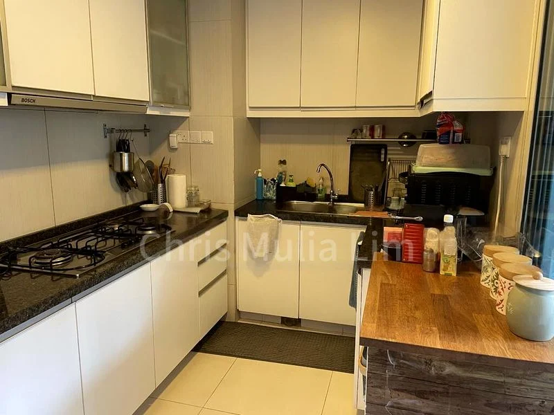 THE METROPOLITAN CONDOMINIUM 4