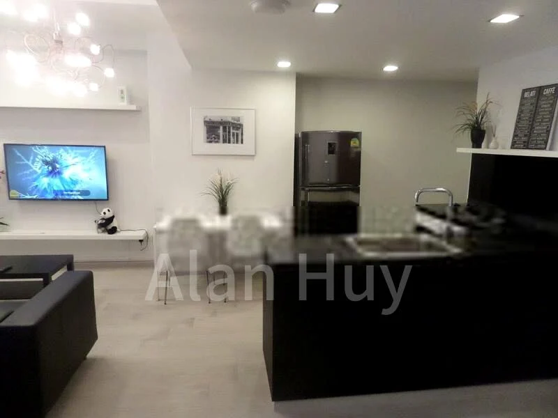 INTERNATIONAL PLAZA 8