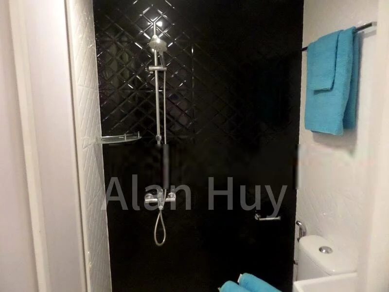 INTERNATIONAL PLAZA 11