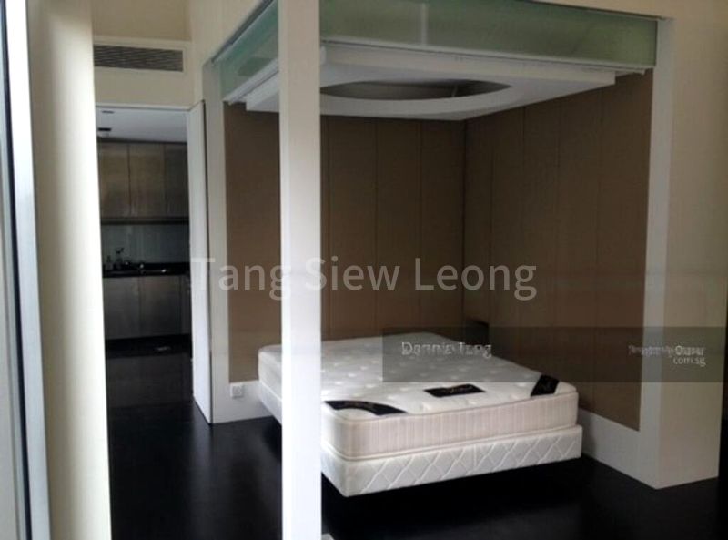 THE LINCOLN MODERN 8