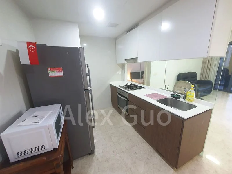 THE LAKEFRONT RESIDENCES 5