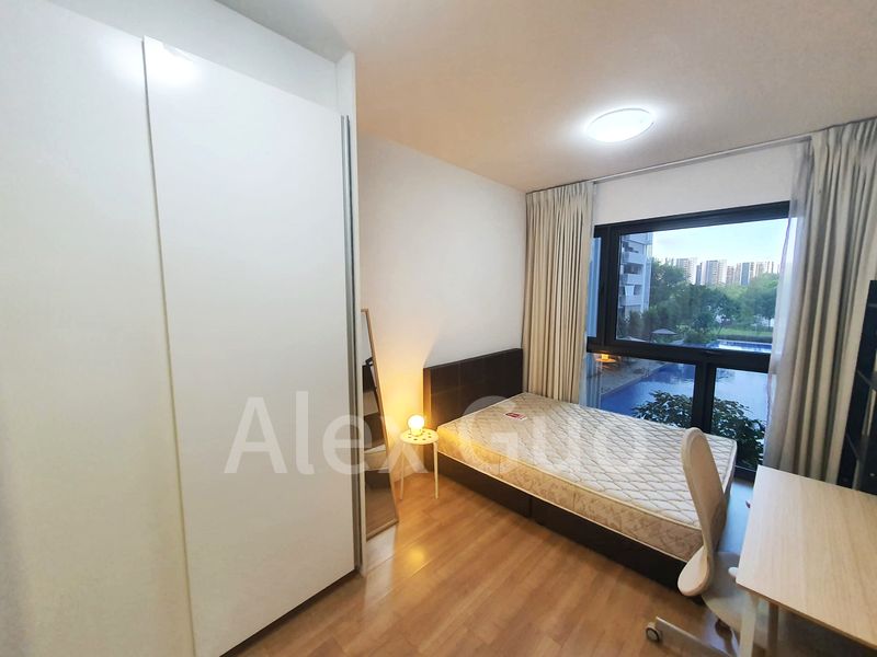 THE LAKEFRONT RESIDENCES 7