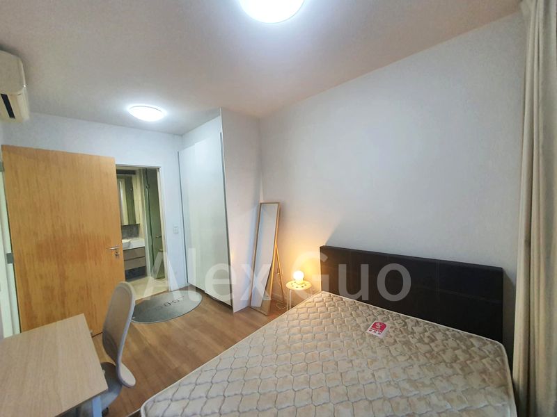 THE LAKEFRONT RESIDENCES 9