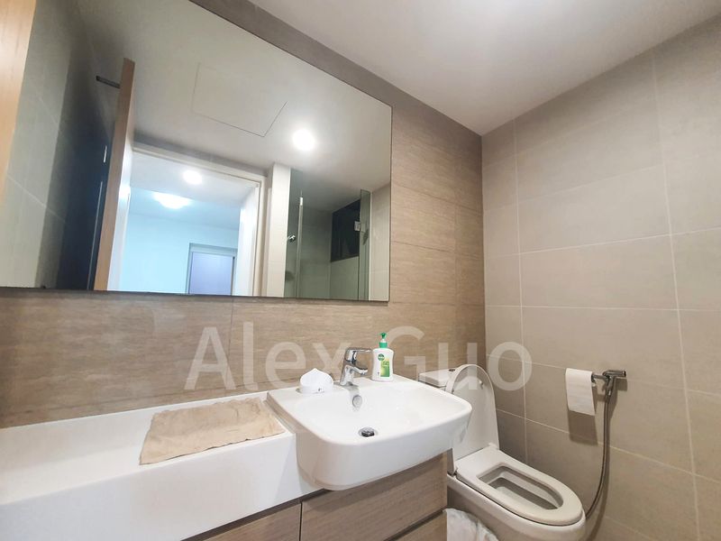 THE LAKEFRONT RESIDENCES 14