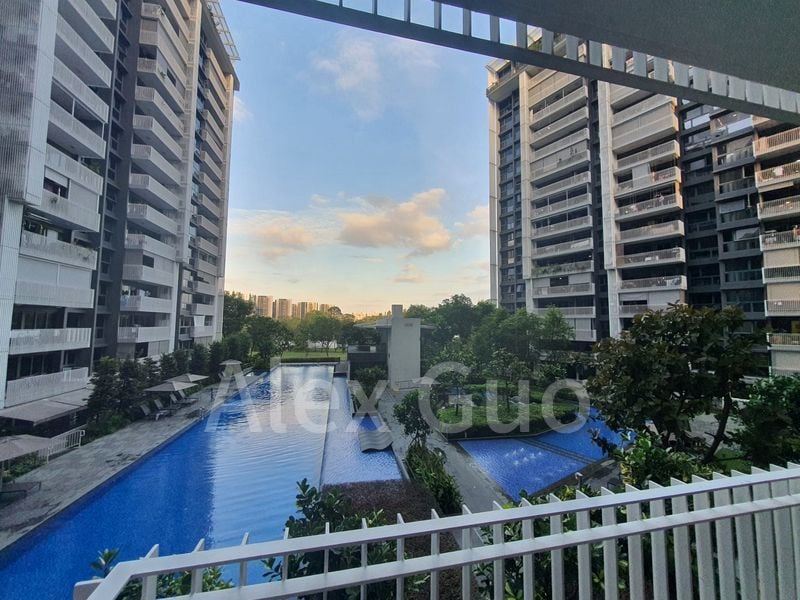 THE LAKEFRONT RESIDENCES 15