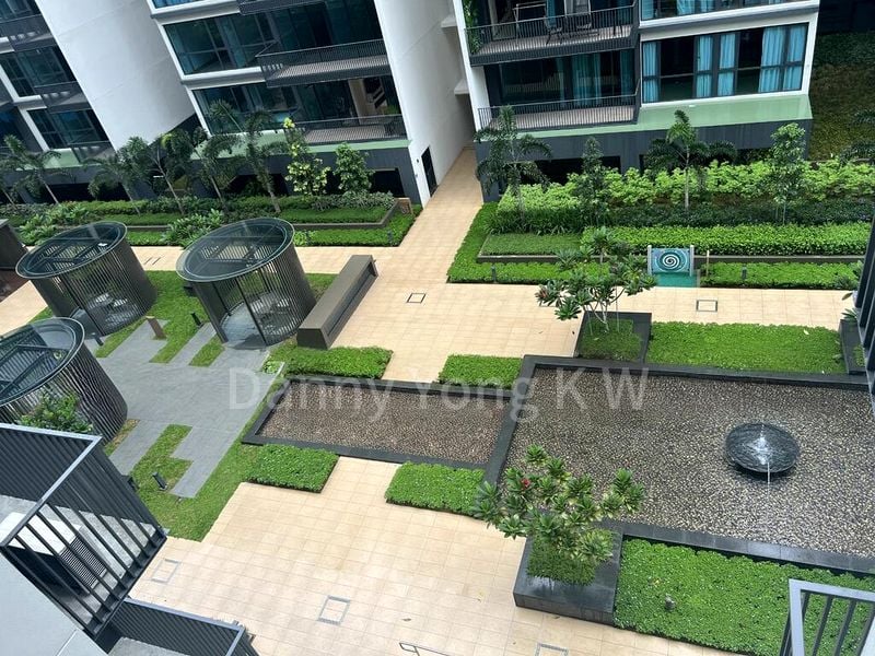 TREASURE AT TAMPINES 11