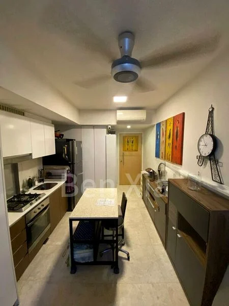 THE LAKEFRONT RESIDENCES 7