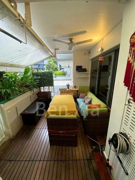 THE LAKEFRONT RESIDENCES 8