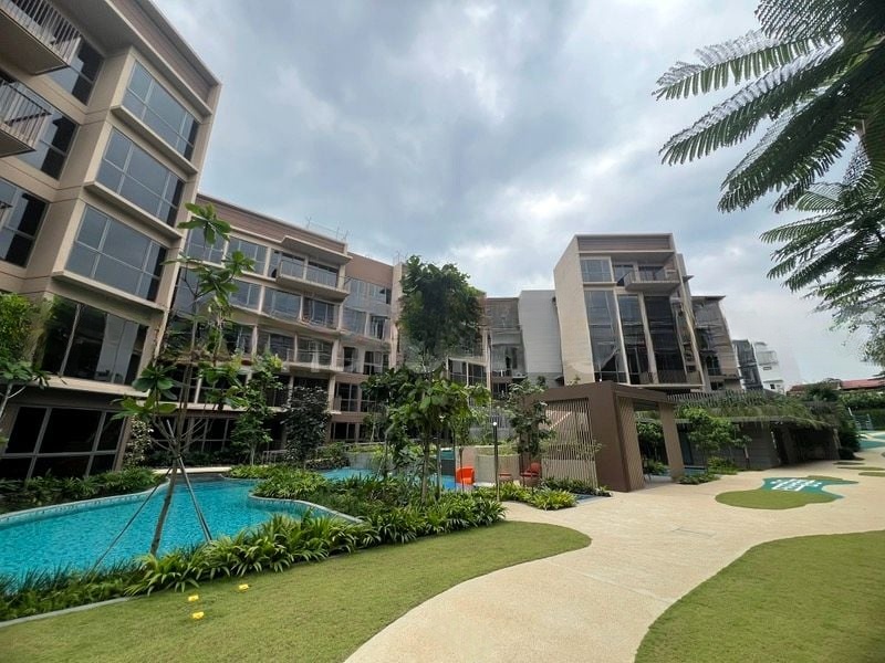 THE WATERGARDENS AT CANBERRA 12