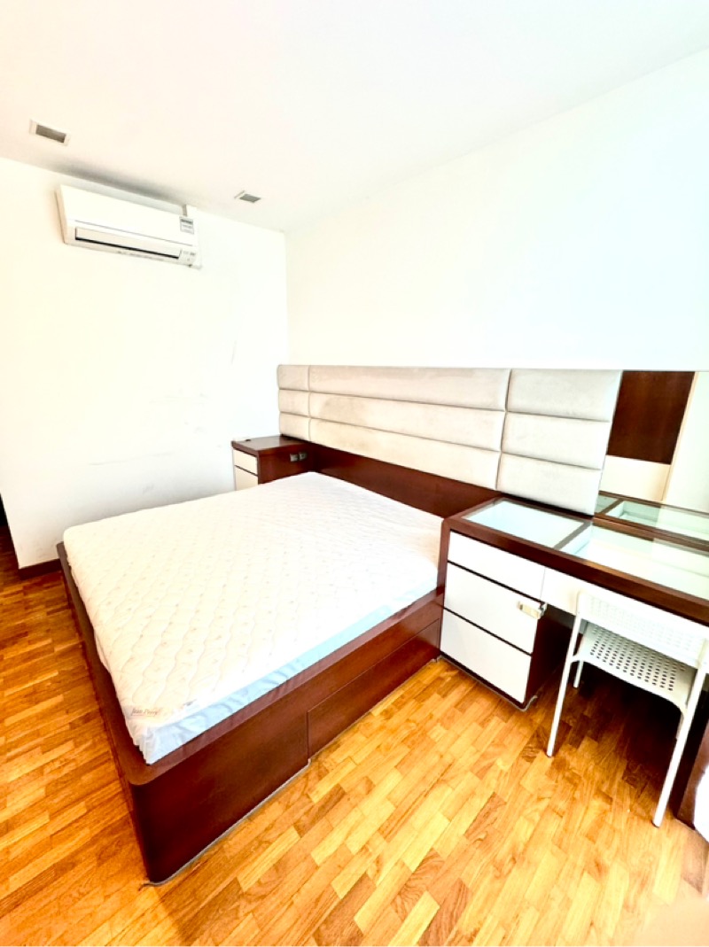 COMPASS HEIGHTS 15