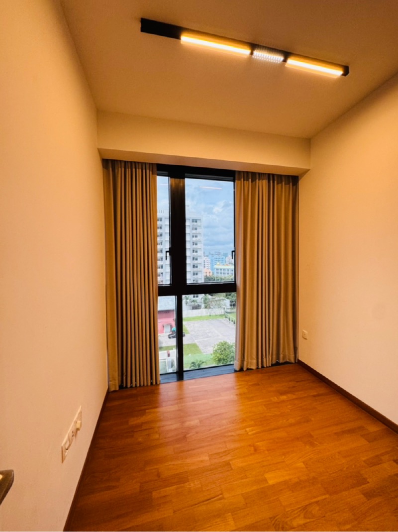 ARENA RESIDENCES 33