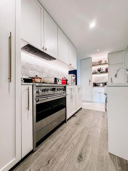 WATERMARK ROBERTSON QUAY 7