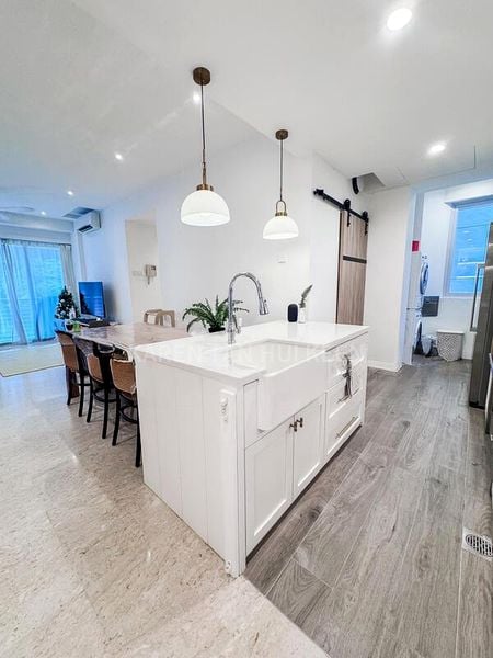 WATERMARK ROBERTSON QUAY 8