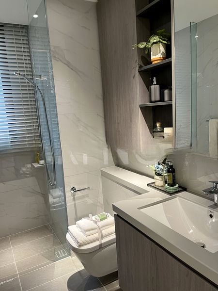 THE LAKEGARDEN RESIDENCES 12