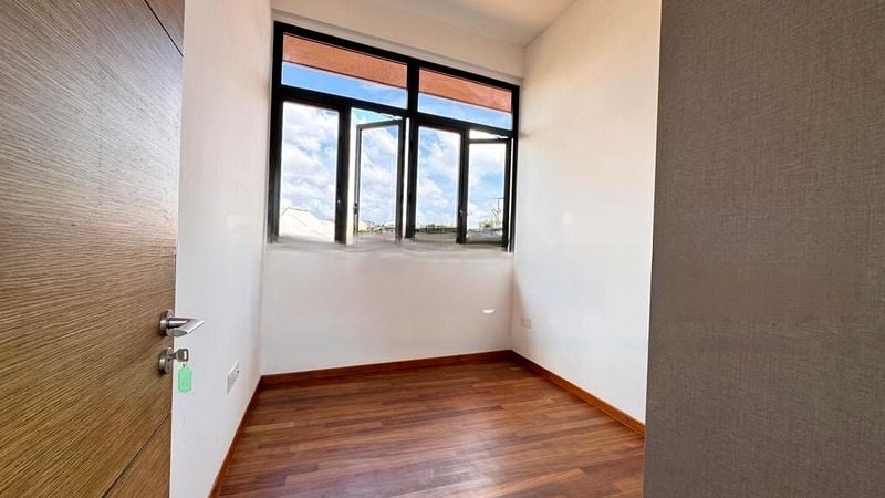 PARKWOOD RESIDENCES 4