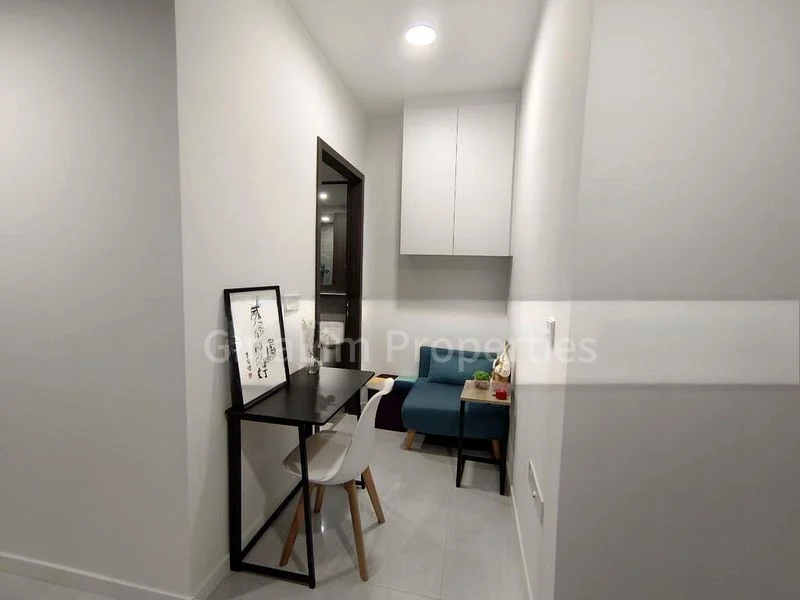 RIVERFRONT RESIDENCES 6