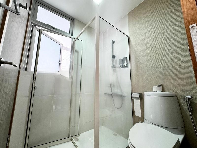 THE METROPOLITAN CONDOMINIUM 5