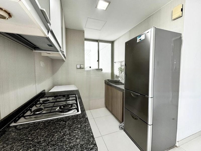 THE METROPOLITAN CONDOMINIUM 4